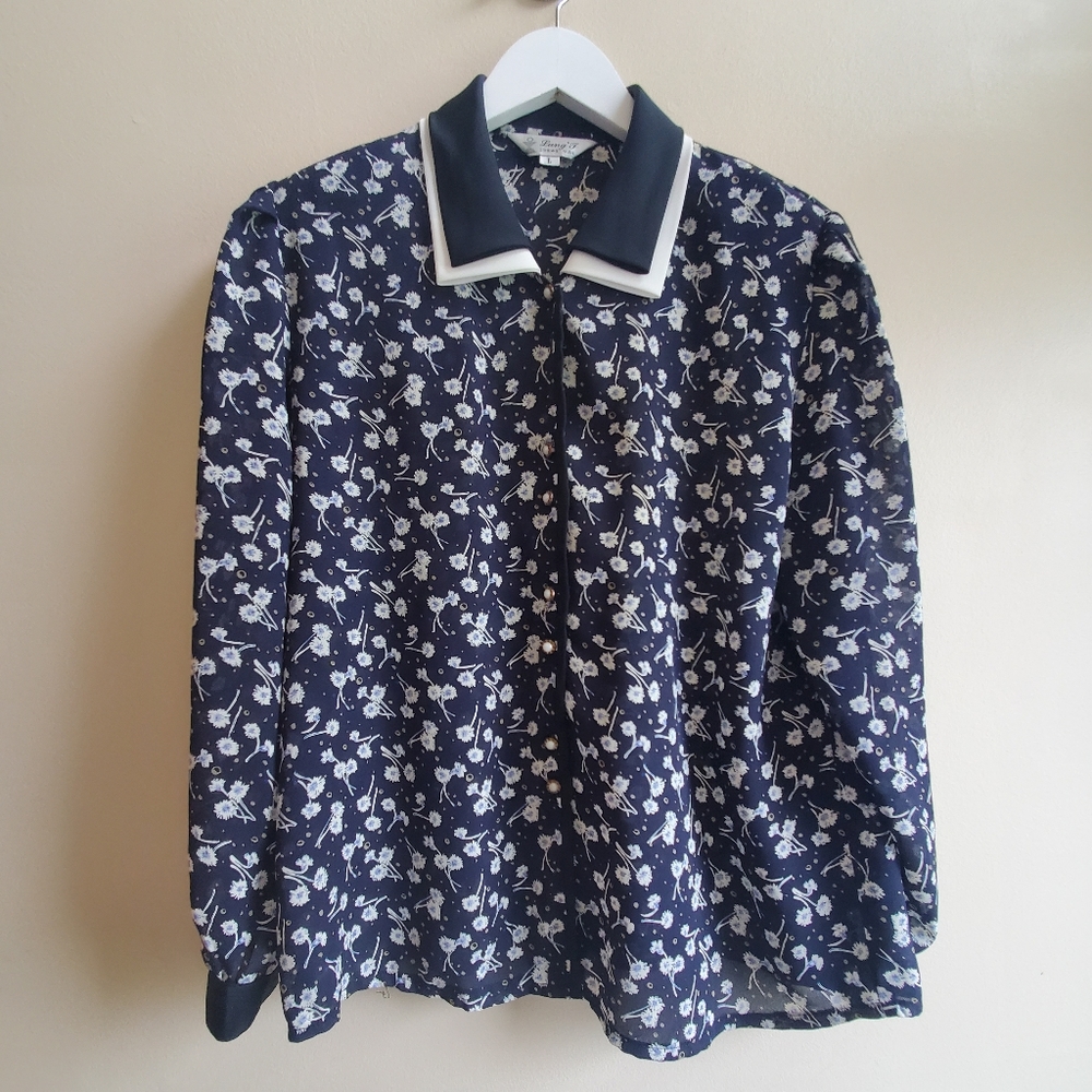Vintage floral prints shirt with double layered contrast collar with button L